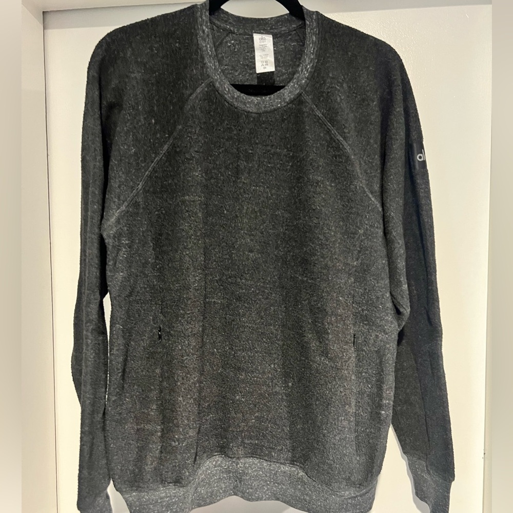 Alo Yoga women’s sweatshirt